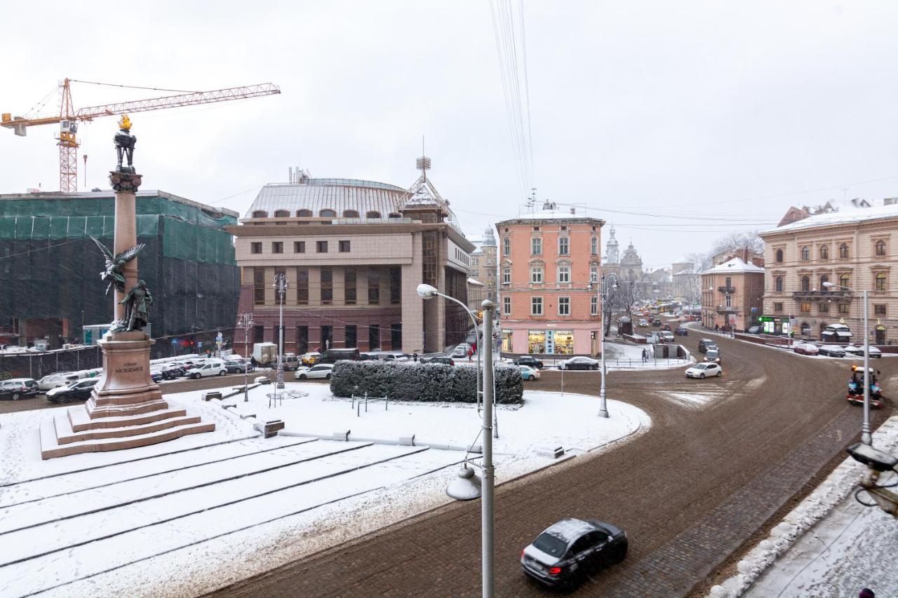 Romari Площа Міцкевича Lviv Kültér fotó