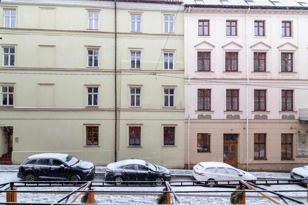 Romari Площа Міцкевича Lviv Kültér fotó